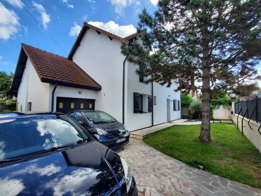 ‏בתי יוקרה ב  Chelles, Seine-et-Marne