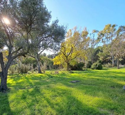 Land in Saint-Cyr-sur-Mer, Var