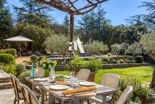 ﻣﻨﺰﻝ ﺭﻳﻔﻲ/ ﺑﻴﺖ ﻤﺰﺭﻋﺔ ﻓﻲ Gordes, Vaucluse