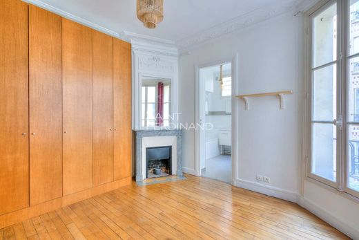 Apartment in Motte-Picquet, Commerce, Necker, Paris