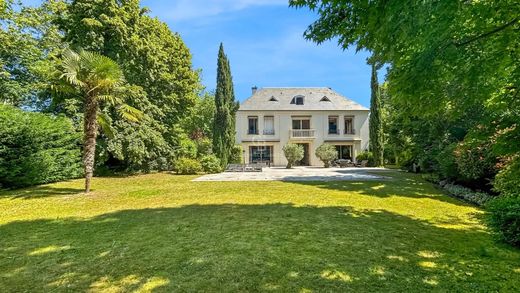 Villa in Maisons-Laffitte, Yvelines