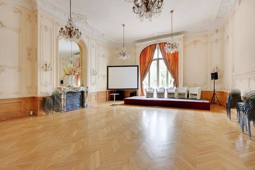 Apartment / Etagenwohnung in Champs-Elysées, Madeleine, Triangle d’or, Paris