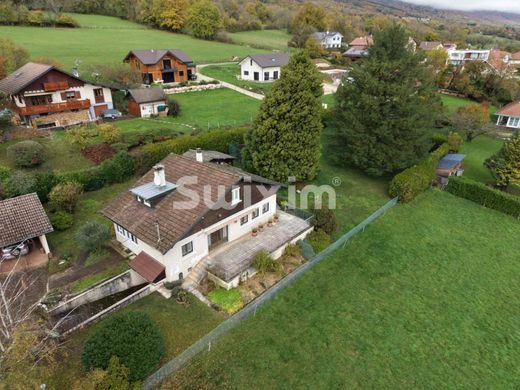 Luxus-Haus in Thoiry, Ain