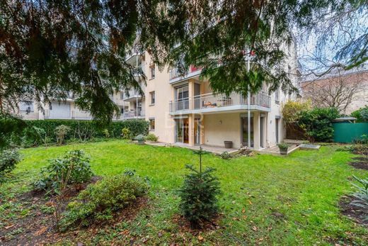 Apartment in Belleville, Père-Lachaise, Ménilmontant, Paris