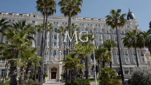 Apartment / Etagenwohnung in Cannes, Alpes-Maritimes