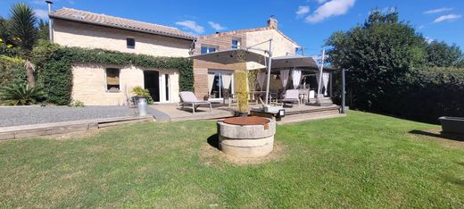 Luxury home in Tauriac, Gironde