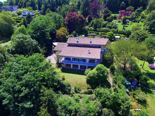 Villa a Meina, Novara