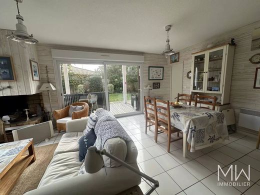 Villa in Cap Ferret, Gironde