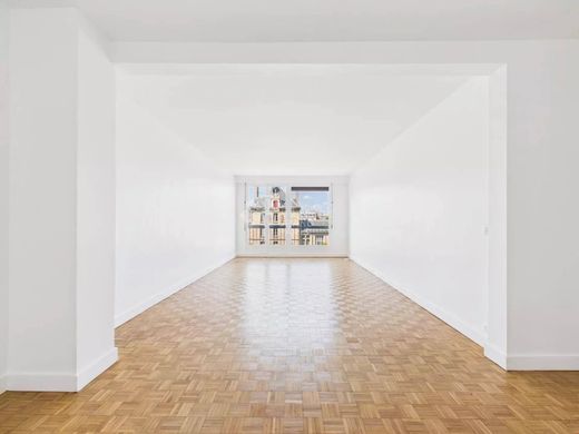 Apartment in Tour Eiffel, Invalides – Ecole Militaire, Saint-Thomas d’Aquin, Paris