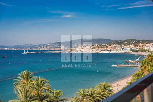 Apartment / Etagenwohnung in Cannes, Alpes-Maritimes