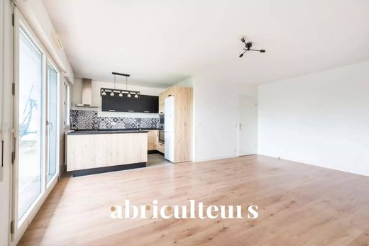 Apartment in Nanterre, Hauts-de-Seine