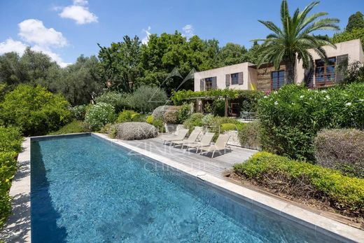 Villa en Chateauneuf de Grasse, Alpes Marítimos