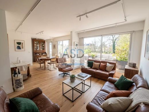 Apartment in La Madeleine, North
