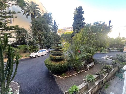 ﺷﻘﺔ ﻓﻲ Menton, Alpes-Maritimes