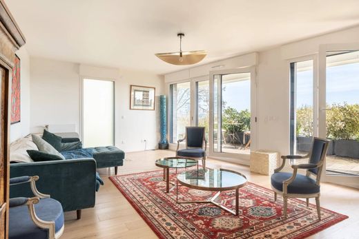 Apartment in Saint-Cloud, Hauts-de-Seine