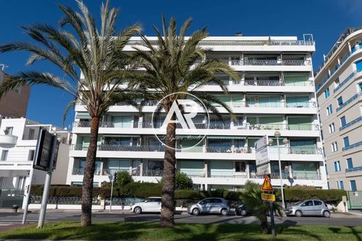 Apartment / Etagenwohnung in Nizza, Alpes-Maritimes