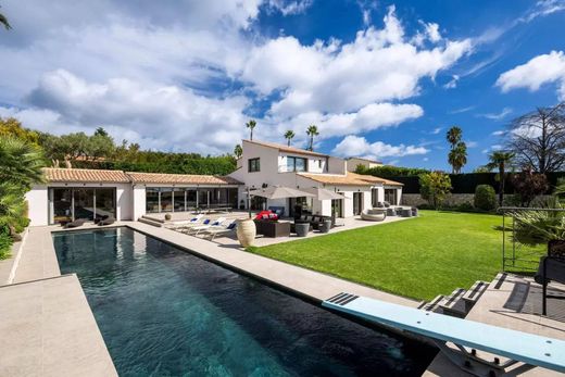 Valbonne, Alpes-Maritimesのヴィラ