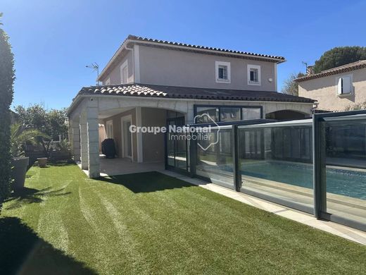 Villa in Salon-de-Provence, Bouches-du-Rhône