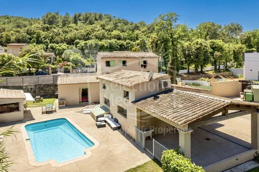 Valbonne, Alpes-Maritimesの高級住宅