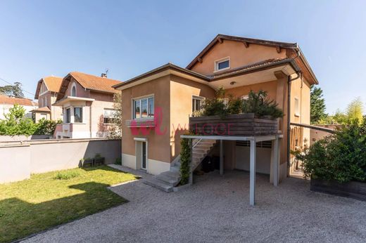 Luxury home in Champagne-au-Mont-d'Or, Rhône