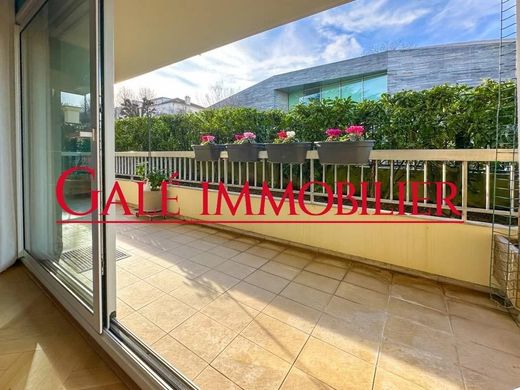 Apartment in Bourg-la-Reine, Hauts-de-Seine