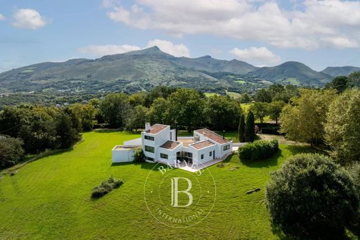 Maison de luxe à Ascain, Pyrénées-Atlantiques