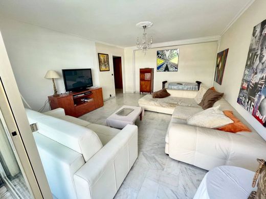 아파트 / 칸, Alpes-Maritimes