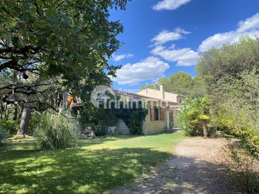 Pernes-les-Fontaines, Vaucluseの高級住宅