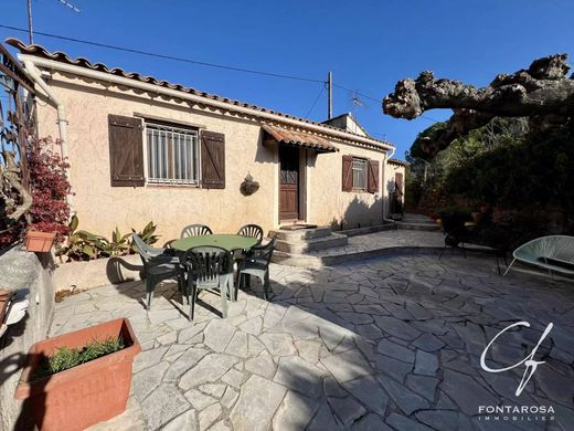 Maison de luxe à Puget-sur-Argens, Var