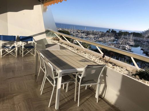 Apartment / Etagenwohnung in Villeneuve-Loubet, Alpes-Maritimes