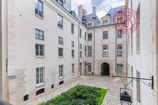 Apartment / Etagenwohnung in Beaubourg, Marais, Notre Dame - Ile de La Cité, Paris