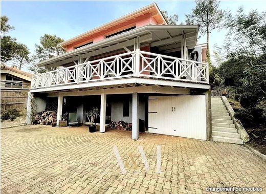 Luxury home in Lège-Cap-Ferret, Gironde