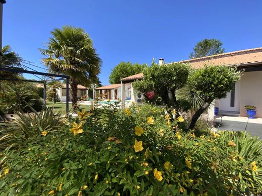 豪宅  Médis, 滨海夏朗德省