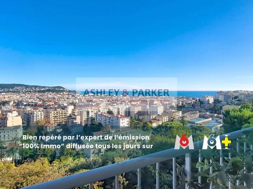 Apartment / Etagenwohnung in Nizza, Alpes-Maritimes