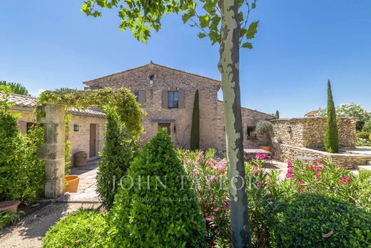 Luxury home in Gordes, Vaucluse