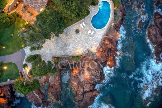 ﻓﻴﻼ ﻓﻲ Théoule-sur-Mer, Alpes-Maritimes