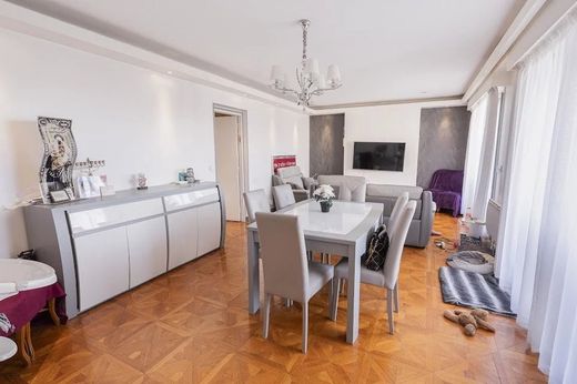Apartment / Etagenwohnung in Saint-Mandé, Val-de-Marne