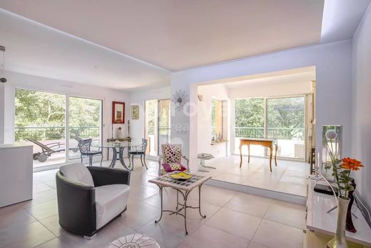 Villa en Mougins, Alpes Marítimos