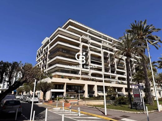 아파트 / Juan-les-Pins, Alpes-Maritimes