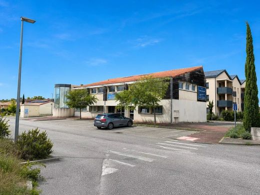 Office in Donzère, Drôme