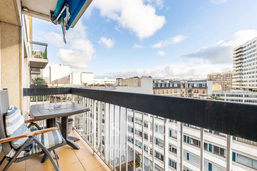 Apartment in Motte-Picquet, Commerce, Necker, Paris