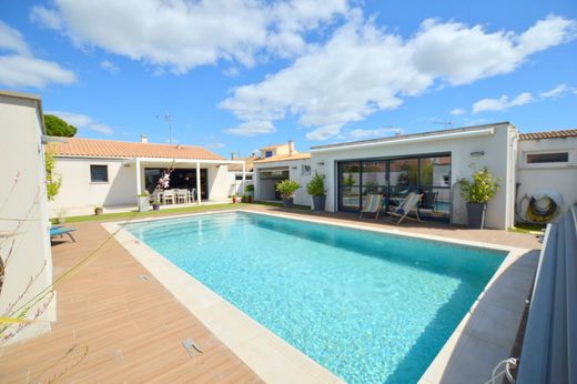 Luxury home in Lunel, Hérault