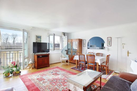 Apartment / Etagenwohnung in Saint-Maurice, Val-de-Marne