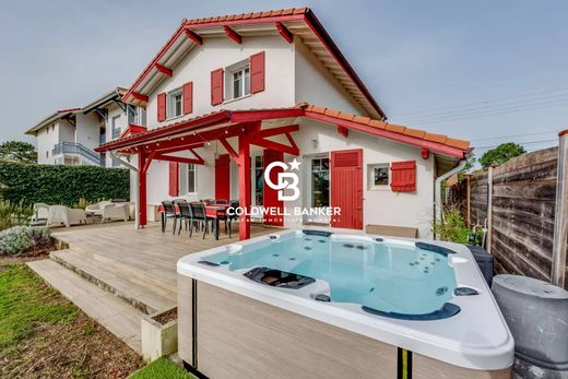Luxury home in Capbreton, Landes
