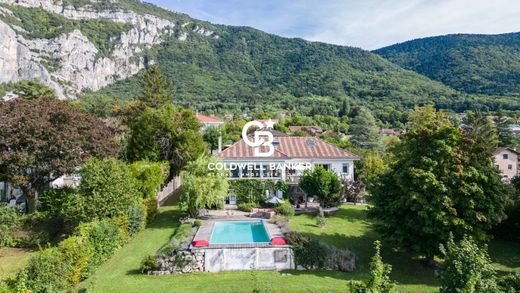 Collonges-sous-Salève, Haute-Savoieの高級住宅