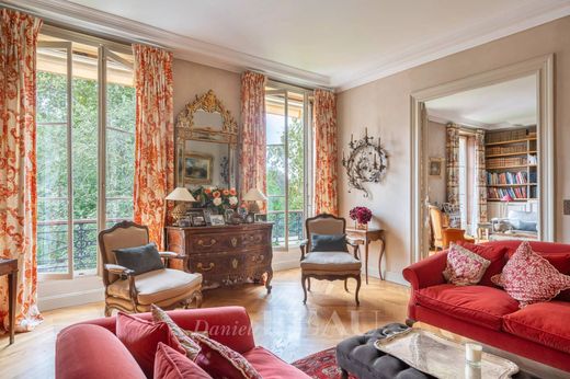 Daire Tour Eiffel, Invalides – Ecole Militaire, Saint-Thomas d’Aquin, Paris