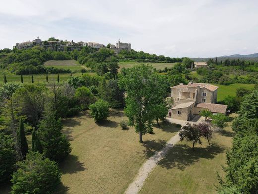 منزل ﻓﻲ Uzès, Gard