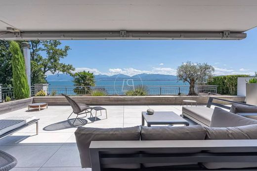 Apartment in Saint-Prex, Morges District