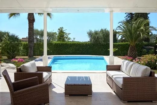 Luxury home in Châteauneuf-Grasse, Alpes-Maritimes