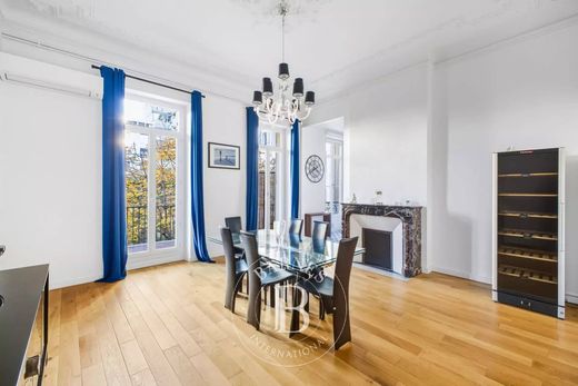 Apartment / Etagenwohnung in Marseille, Bouches-du-Rhône